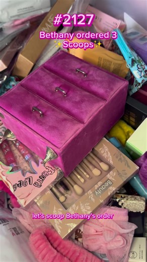 The dreeser is ✨everything✨ Bottled Up By Kelso candles are ✨chefs kiss✨😍 can’t forget our scrunchie scoop queen Elizvbth #beautyscoopguru #makeup #beautyscoop #smallbusiness #pov | Beauty Scoop Guru