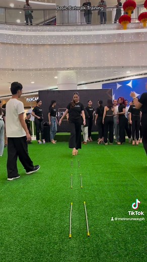 Basic Catwalk Training at SM City Valenzuela- Teens and Adults TikTok & Instagram: @metrorunwayph #metrorunwayph #modelopilipinas | Metro Runway Philippines