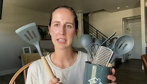 Kitchen Umgee kitchenware, kitchenware set, heat resistant non stick coating silicone kitchenware set, with wooden handle, shovel, utensil rack, kitchen accessories, 34 pieces