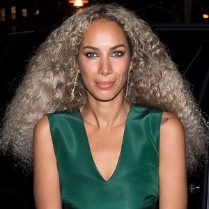 Leona Lewis Bio - nacionalidad, etnia, casada, novio, edad, altura, valor neto - Biografía