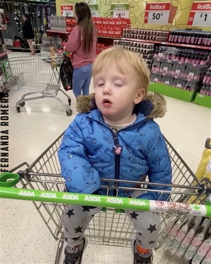 Kids falling asleep in the most unexpected places. 🛏️😴 | Fernanda Romero