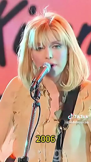 Hole's Live Performance of 'Celebrity Skin' on Jools Holland