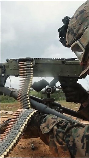 US M240B Clears the Path to Battle #usmarines #training #righttargets