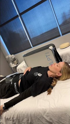 30 min. on EMSCULPT neo + 28 min. on EMSELLA = a full CORE-TO-FLOOR workout👏🏋🏽‍♀️