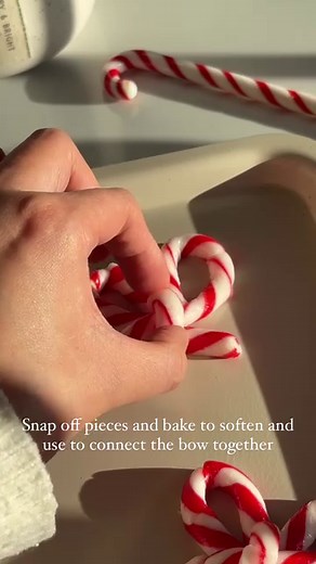 I heard we’re putting bows 🎀 on everything so I’m using leftover candy canes to make edible bows! Maybe you need a bow on your next batch of cupcakes 🧁, or maybe on top of your ice cream 🍨, perhaps for your next batch of cookies 🍪 even? When I first saw @beautyanddasweetz share this during the holidays I knew I had to try. But it did require some trial and error. It wasn’t quite as easy as I thought it’d be but once you get the right baking temperature it’s totally easy! Here are some tips: 