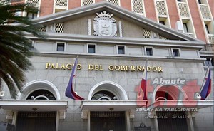 Comelec nagbabala vs namimigay ng sample ballot - Abante TNT