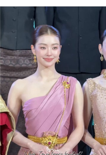 Miu Natsha và trang phục Thái độc đáo