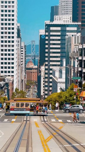 Postcards from San Francisco 💌 🎥 by @thevibrantsanfrancisco #sanfrancisco #californiastreet #baybridge #bayarea #dothebay | DoTheBay