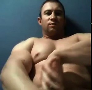 Amazing muscle dude cumming on phone call