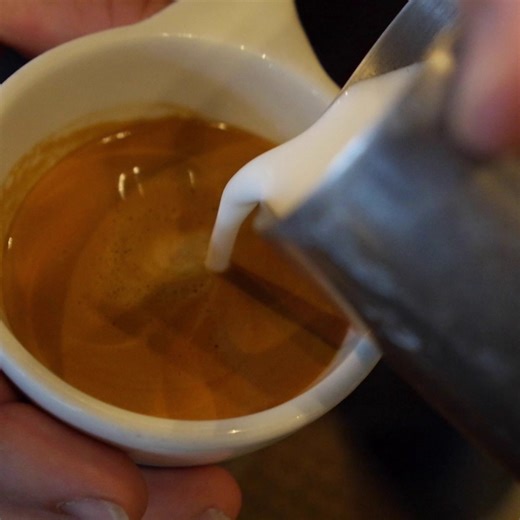 Shell mendon edhe për kohën tuaj të relaksimit...Ju presim për kafe nga Deli by Shell. ☕🤩 #ShellKosova #DelibyShell #Kafe #Shell #Kosove | Shell Kosova