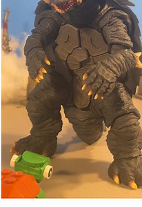 One more vid of the year after this #gamera #shmonsterarts #actionfigures
