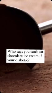 Diabetic and love chocolate 🍨 ice cream? Save this ☝️ . ➡️Comment: CHOCOLATE and grab even more healthy desserts! 🧁 . Chocolate Ice Cream! Servings: 2 Ingredients 1 large banana, cut into chunks ½ cup unsweetened almond milk 2 scoops of chocolate protein powder Instructions: Place the banana in a plastic bag; freeze for 4 hours, or until completely frozen. Place almond milk, protein powder, and banana in a blender (or food processor); cover. Blend until smooth. Divide ice cream evenly between 