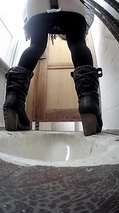 Beautiful Russian girl spy wc pee 178