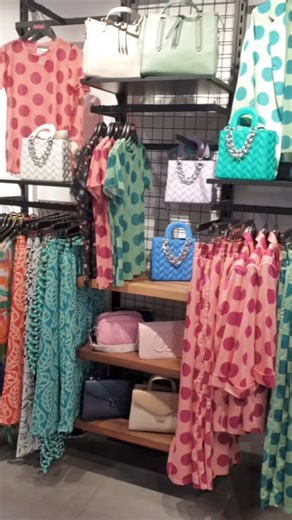 Sa suncem 🌞stize i deo nove prolecne kolekcije🍀#Benefitclothingstore | Benefit Store