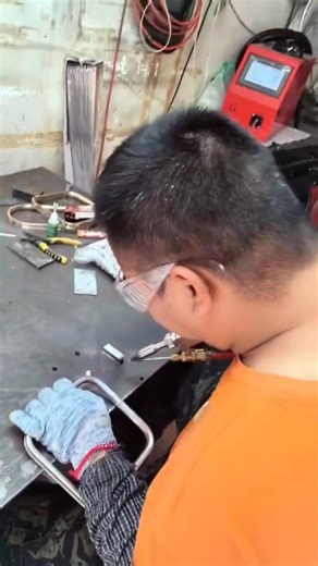 🚕 On-site with our Dapeng handheld laser welder Real use and show results from a metal parts workshop: flexible, fast and built for hands-on work.👍 🔗 Handheld Laser Welder Machine at dplaser.com #laserwelding #laserwelder #welding #weld #welds #sheetmetal #fabrication #cncmanufacturing #weldernation #customfabrication #metalworking #metalwork #metalworks #aluminumwelding #fenceinstallation #fencebuilding #weldnation #weldporn #weldilicious #weldingprojects #welderzone #efficientwelding #weldi