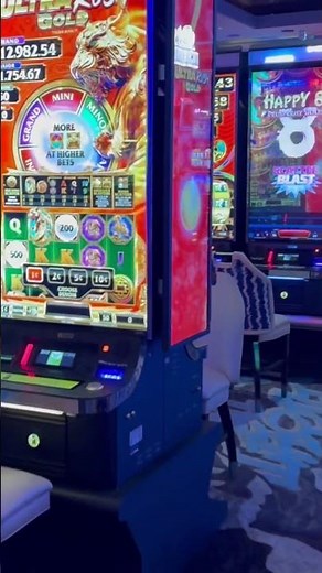 Watching Beautiful Ladies in Las Vegas 2025 | Stunning Sightseeing & Entertainment Spots