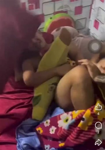 RT @DuTraiitree: Em trai thẳng đã có vk con nhưng vẫn đam mê ngủ khỏa thân ...kkk