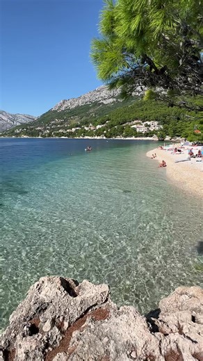 2.6K views · 512 reactions | JUST NOW #PuntaRata #beach #Brela in the sun ☀️☀️☀️ 29/09/2023 #September2023 #Summer2023 #lito2023  #mediterraneanlifestyle #mediterraneanlife #mediterranean #mediterraneanstyle #brelative #Croatia #Kroatien #BrelaCroatia #VisitBrela  @vice.rudan.photography @makarska.riviera.beaches @brela_croatia | Makarska Riviera Beaches | Facebook