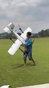 782K views · 10K reactions | Asik ya, pesawatnya gede tapi gak perlu landasan yang panjang untuk lepas landas dan mendarat, ini adalah pesawat berjenis VTOL alias Vertical Takeoff and Landing #rcplane #pesawatrc #aeromodelling #vtol #quadcopter #drone #longrange | Hobiterbang.id | Facebook