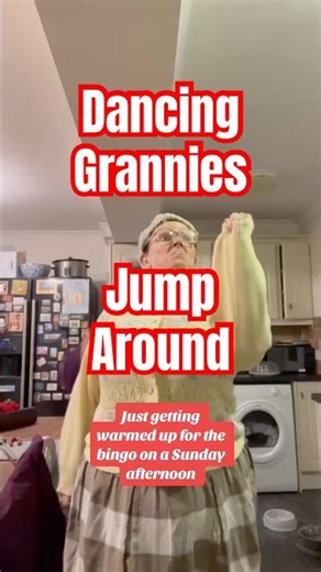 “Dancing Grannies Take Over the Kitchen to ‘Jump Around’ 😂💃”