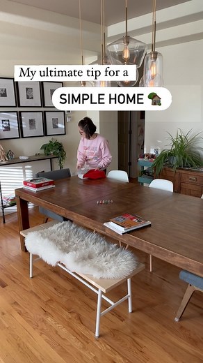Hot take (backed by science!) ⬇️ Hands down the best thing you can do when you are overwhelmed with excess and clutter in your home is to start small but meaningful ROUTINES. (The video footage I shot above, it took me 15 minutes top to bottom to straighten up the house and get everything set for a great day!) Routines are so magical because they take out the “thinking” part of you that’s always stressed and wondering when things are going to get done. When you have set times for certain task it