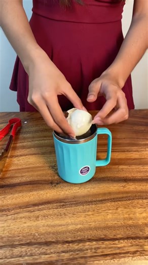 Peel your egg in seconds with just a mug! 😱 R.A. | Stefan Stan