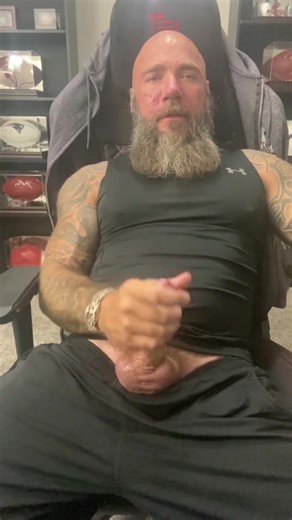 Bearded muscle handjob