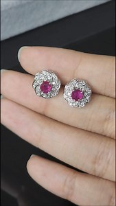 2.8K views · 32 reactions | မိုးကုတ်သဘာဝ ပတ္တမြား နားကပ်...