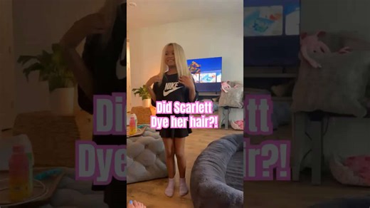 scarlett and tiania: scarlett tries on blonde hair extensions