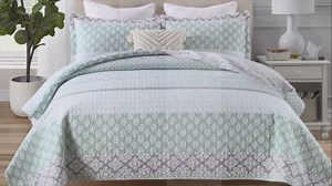 Green Gray Floral Quilt - 100% Cotton Spring Striped Queen Size Quilt Sets, Modern Lightweight Reversible Bedspread, All-Season Gift 3-Piece Comforter Bedding Set with 2 Pillow Shams