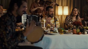 Bligg präsentiert für «Tavolata» seine Songs im neuen Gewand