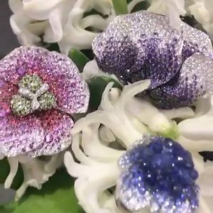 The beauty of mother nature. #palmiero#jewellery#madeinitaly #jewelry #jewelrygram #highjewelry #vip #jewelleryarabia2017 #art #flowers | Palmiero