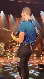 Look at the stars look how they shine for you✨ . #chrismartin #coldplayfans #coldplay #chrismartinfans #yellow #coldplaymusicofthespheres | Fans Chris Martin