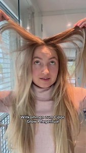 🇨🇭🇩🇪 Die Color Glow Linie bringt deine Coloration zum Strahlen, fixiert sie im Inneren des Haares und fördert die Reparatur von Haarfasern, die durch Colorationen geschädigt wurden. 💆‍♀️ Und warte, es geht noch weiter! Die Formulierung der Linie ist komplett sulfatfrei und silikonfrei! Worauf wartest du also noch, um sie wie @tanja_w_life auf deine Wishlist zu setzen? 😍 . 🇨🇭🇫🇷 La gamme Color Glow capture et fixe la couleur à l'intérieur des cheveux et favorise la réparation des cheveux