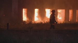 Detroit apartment blaze torches five-story building