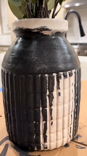 2.4K views · 32 reactions | This has become my favorite spot in our home  #kitchentable #kitchendecor #homedecor #facebookmarketplace #MarketplaceFinds #fyp #fbreels | Hammsmom | Facebook