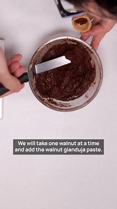 Learn how to make your own homemade Nutella with the recipe from @jesusescalera! 🍫✨ Easy, quick, and delicious to whip up at home. You'll discover it's just as good as the original 🤤. Ingredients: 👉 120 g praliné de castilla 60/40 👉 12 g feuilletine 👉 95 g Peruvian chocolate Share this recipe with anyone you want so they can enjoy their homemade Nutella. And if you're still wondering how to make Chocolate Walnut Shells, join us in the Molding Techniques in Pastrycourse 👉 https://i.mtr.cool