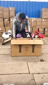 Anh thanh niên thử sức với moto mini #xemotomini #motorcyclelife #XeOffroad #automobile #xuhuong #trendingreels #MotoMini #XuHuong2025 #xediahinh50cc | Xe moto mini 50cc giá rẻ 2 thì shop bán xe cào cào mini mô tô ruồi tphcm