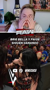 Brie Bella y Paige siguen reinando como campeonas en pareja #wwe #wrestling #luchalibre #wweespañol #raw @wwe @wweespanol