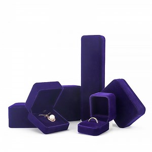 [Hot Item] Wholesale Custom Logo Jewelry Velvet Leather Storage Box for Ring and Bracelet Necklace