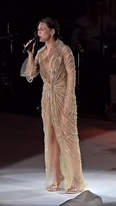 367K views · 1.7K reactions | Bùi Lan Hương hát nhưng thứ mà cư dân mạng chú ý là ngón chân cái của chị  Video: hahuho | Những Câu Nói Bất Hủ | Facebook