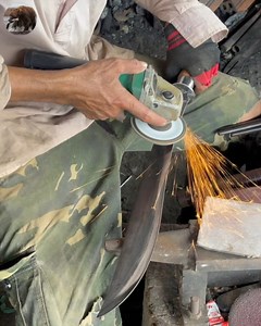 2.7K views · 37 reactions | How to make a machete #How #AmaZing #reelsfb #blacksmith #handmade #homemade #metalworks #metal | METAL WORKS | Facebook