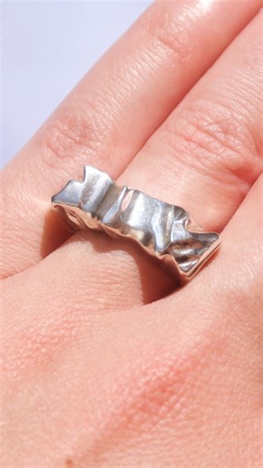 Sabine Strauch on Instagram: "Baby lizard spitting facts! This pre order period ends on Friday (9/19), so if you’ve had your eye on something now’s the time :) Reach out with any questions and grab 10% off your first order! Link’s in my bio ❤️ Jewelry will start shipping this week!!! PS this is a baby western fence lizard, spotted last weekend in Inverness CA and he was soooo cute #queerartist #babylizard #lgbtqartist #silverjewelry #jewelryartist"