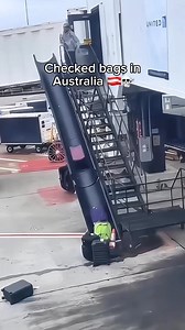 Airlines hate this backpack🤬 #travelhacks #vacationmode #travelbags #travel2025 | Easyvacpack