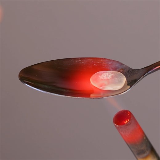 55K views · 135 reactions | Different liquids on a hot spoon... watch what happens! 勞 | Lilyon | Facebook