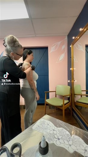 24 reactions | a laua’e fern and plumeria tattoo design. The laua’e fern symbolizes respect, honor, and spiritual connection, while the plumeria, known for its stunning beauty and sweet fragrance, represents love, grace, and new beginnings. Woven together, these elements create a harmonious tribute to Hawaiian culture, embodying the aloha and the deep bond between nature and tradition. #lauae #hula #tattoodesign #fern #oiwi #plumeria | KO Studio Art and tattoo | Facebook