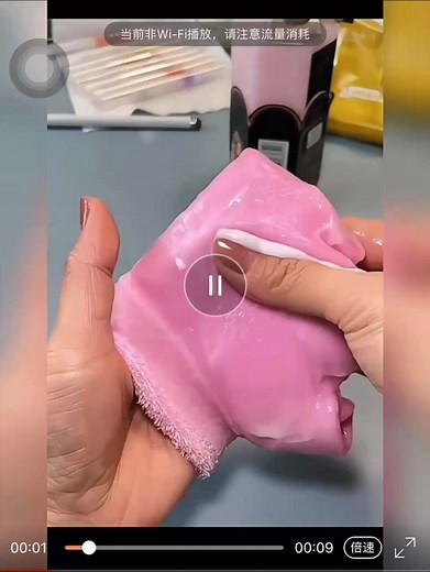 الجوانتي ال Spa Spa gel gloves SPA gel gloves 💆🏻‍♀️ 🧤🧤 🌸ترطيب عميق لليدين 🌸تنعيم وتفتيح اليدين 🌸ازاله الخشونه والجلد الميت 🌸يساعد على امتصاص مستحضرات العنايه بالبشره 🌸مقاومه التجاعيد وعلامات الشيخوخه تأثير ملحوظ من الاستخدام الاول يحتوي على بودره فيتامين E زيت الزيتون زيت الجوجوبا وزيت العنب يفضل بقائها جافه Lقابله للغسل ويفضل الا تغسل الا عند الضروره وتجفف فالظل Lلا تلبس ع الجروح المفتوحه 👩🏻‍⚕️طريقه الاستخدام Lغسل وتجفيف اليدين Lيلبس لمده 20 دقيقه | Home needs