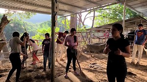 2.7K views · 151 reactions | Pusieron A Las Muchachas A Limpiar El Corral Mientas Los Hombre Ordeñan Las Vacas-P5 | El Salvador Plus | Facebook