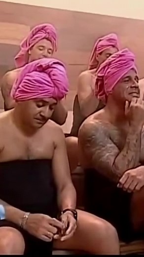 Ninguém Entende Pobre! kkkkk . . . . #meme #memebr #showdotom #tiririca #pobre #tomcavalcante #alexandrefrota #comedia #engraçado #piada #sauna #saúna #bofedeelite #bofe