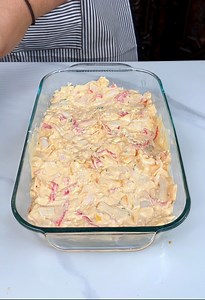 Cheesy crab dip. So yummy. | Ryan R